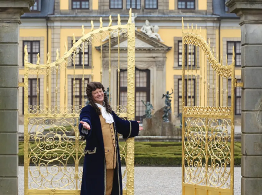 Geheimrat Leibniz begrüßt am Goldenen Tor